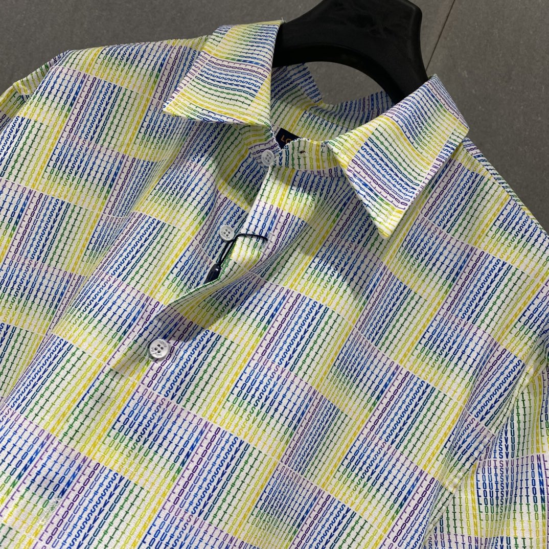 Staircase Gradient Short-Sleeve Shirt