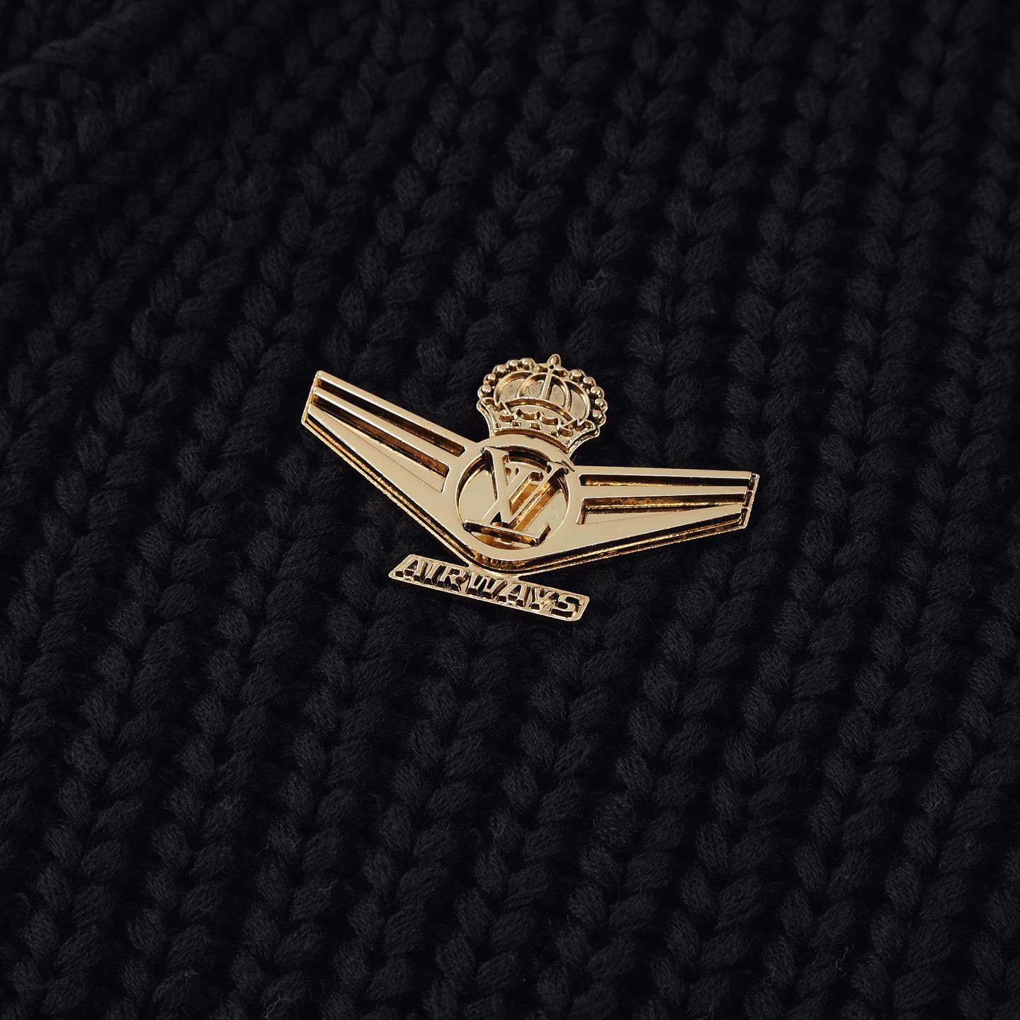 Logo pearl half-zip knit sweater