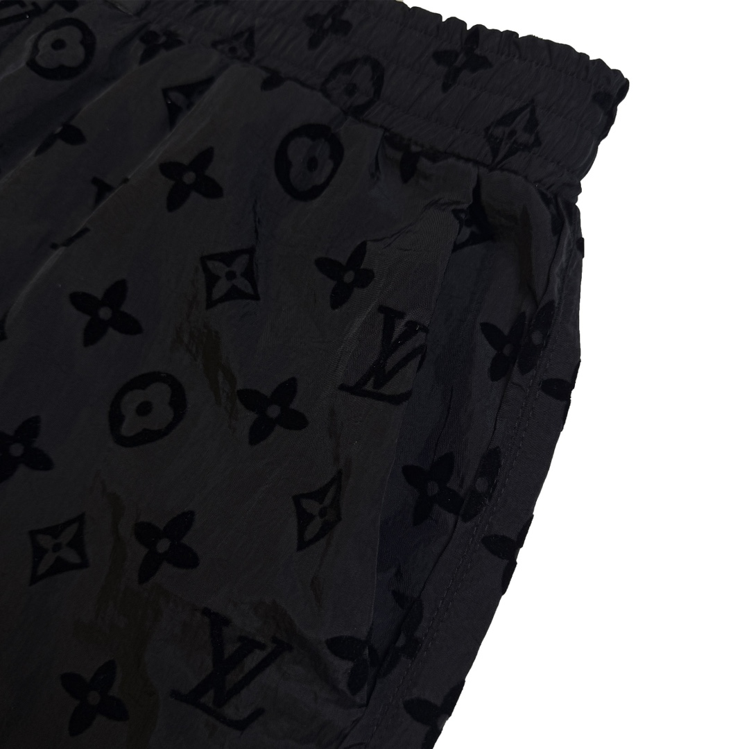 Printed flocked shorts