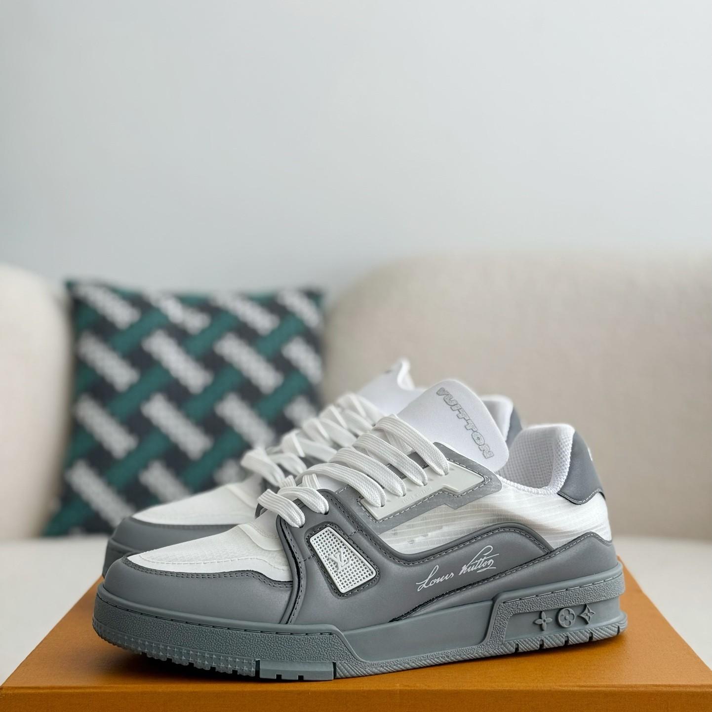 Glow-in-the-dark trainer cup sneakers