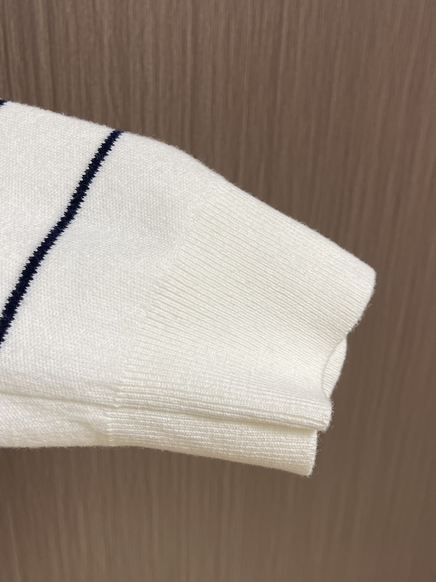 2025 SS New V-Neck Knitted Cardiga