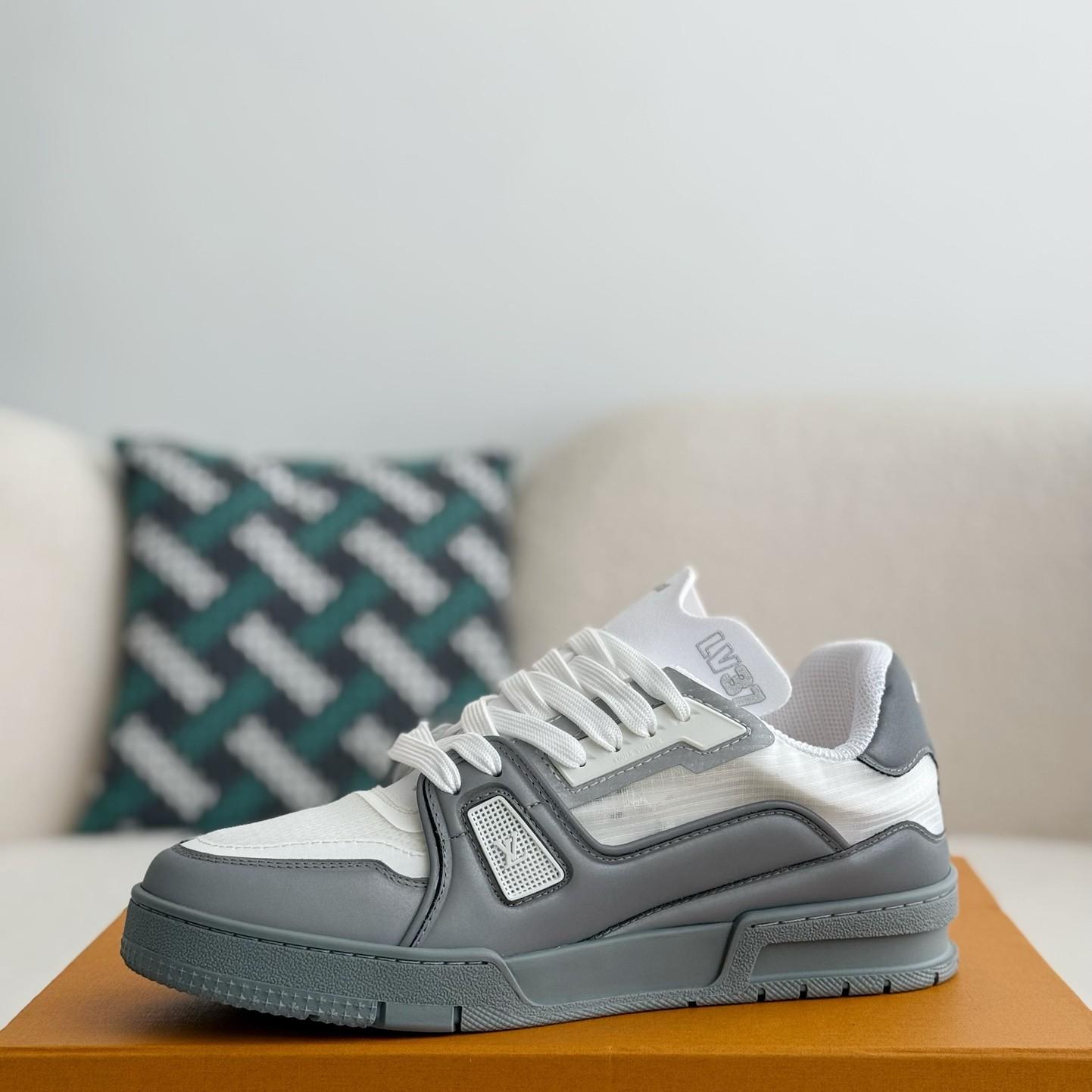 Glow-in-the-dark trainer cup sneakers