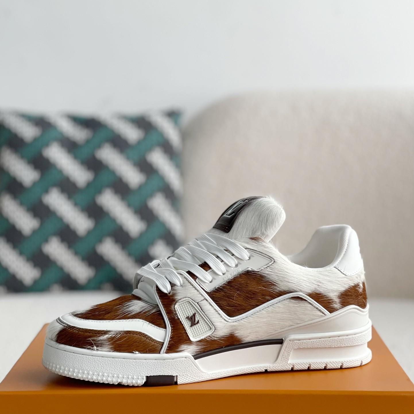 Short Hair Trainer Sneakers