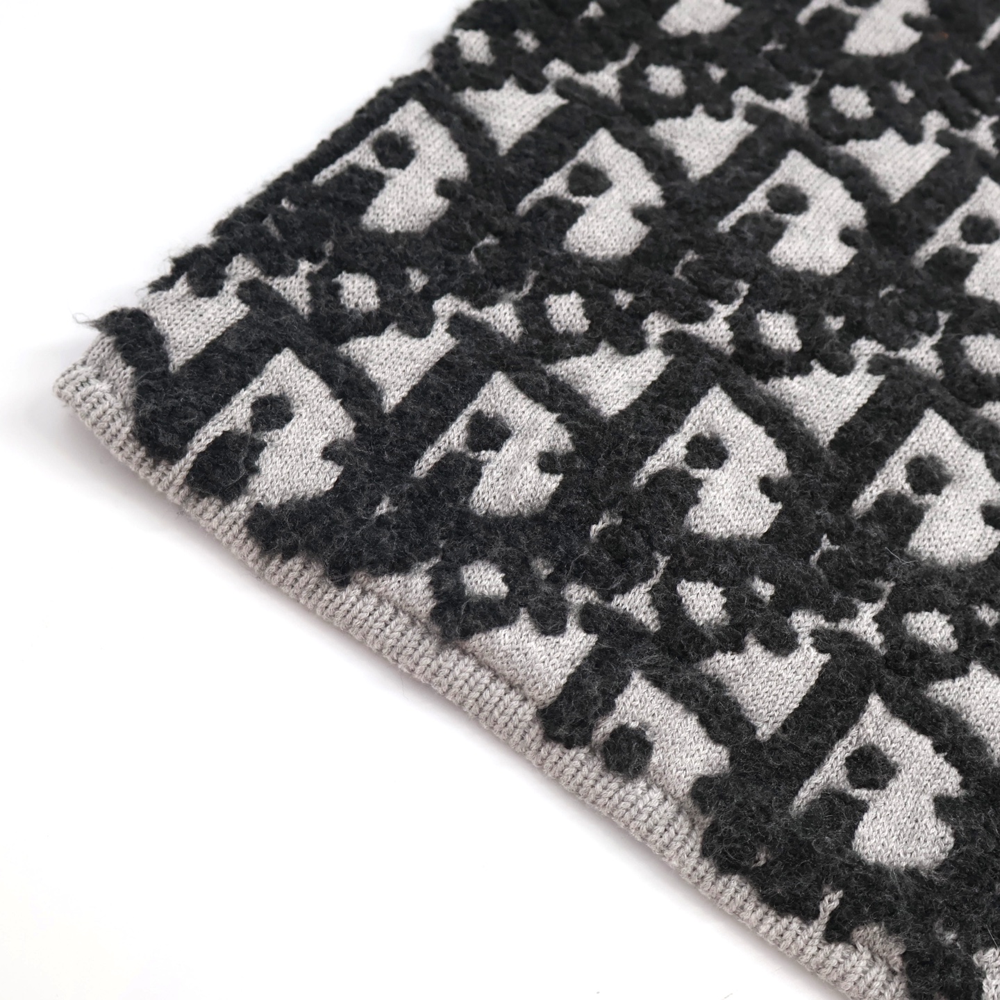 Towel embroidery jacquard crew neck sweater