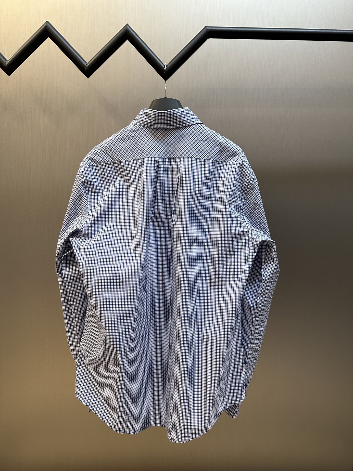 Long-sleeve plaid shirt