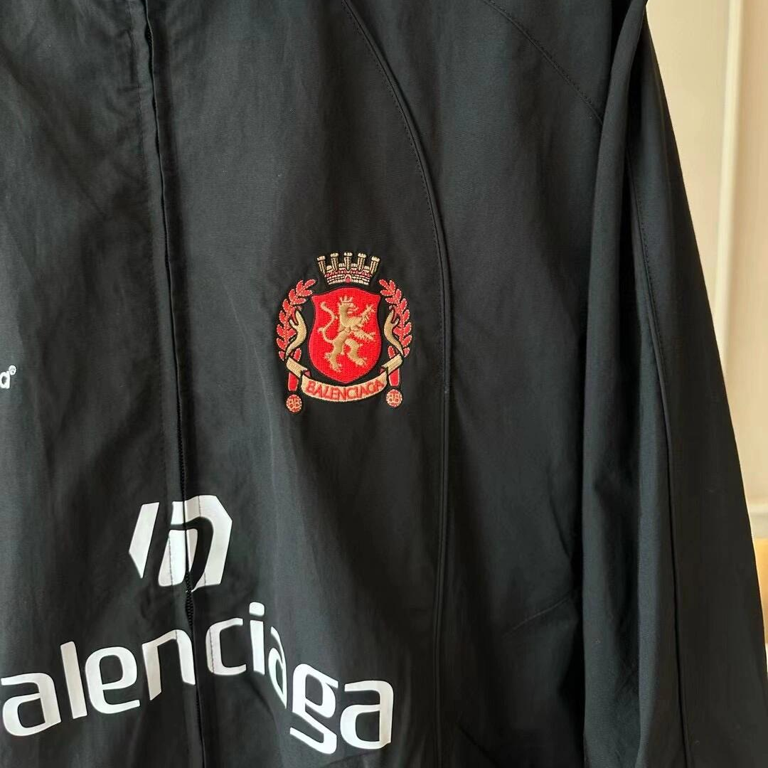 Balenciaga 76 Manchester United embroidered patch