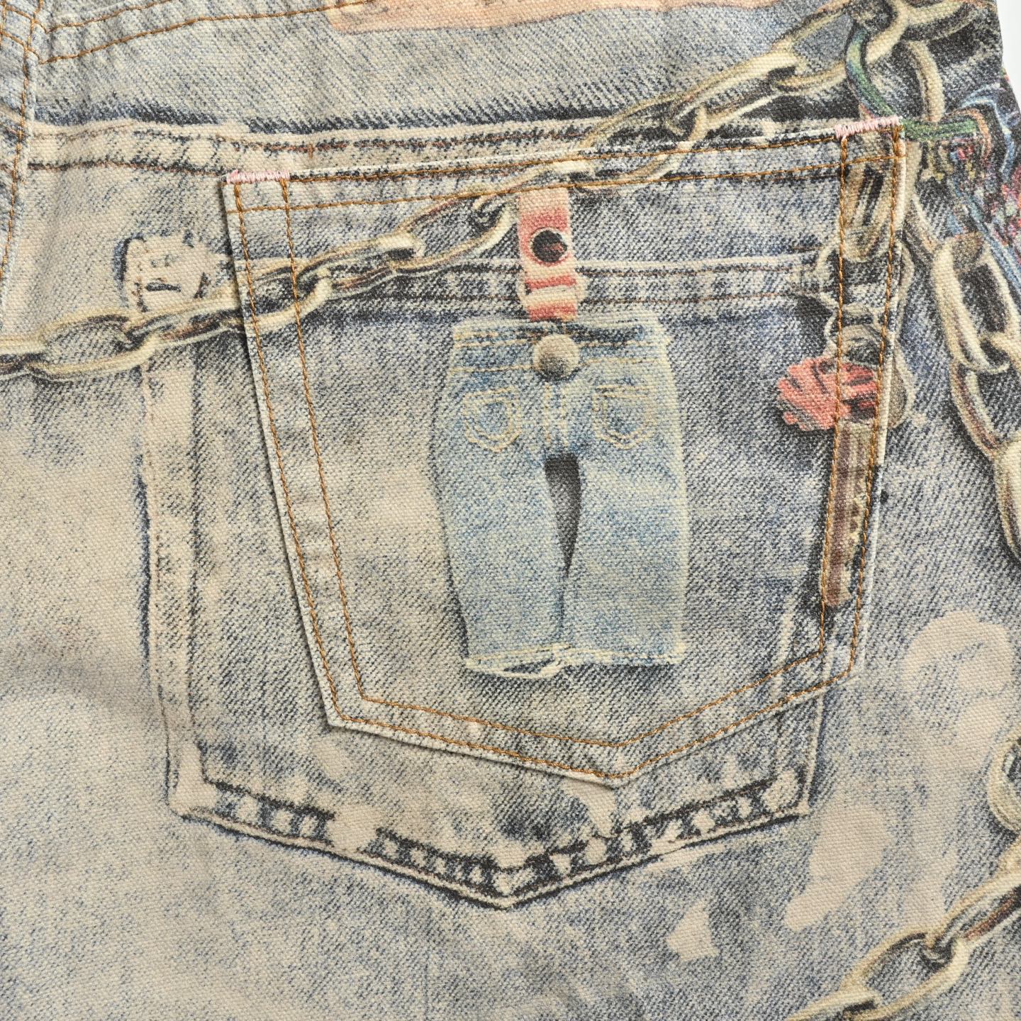 Jeans with chain hanger print