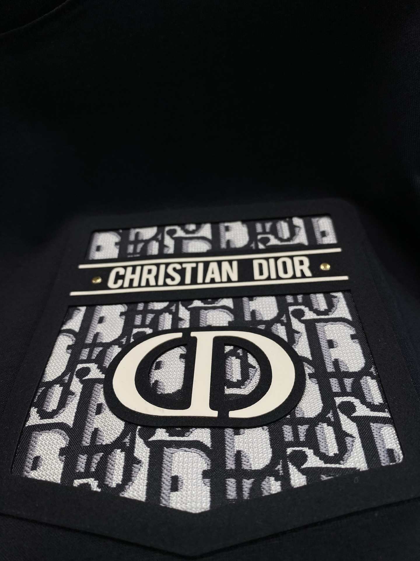 Black and white interwoven modern-style T-shirt