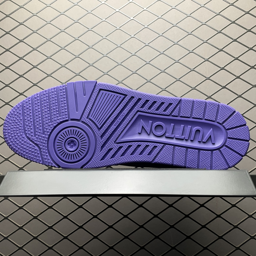 Low-top casual sneakers