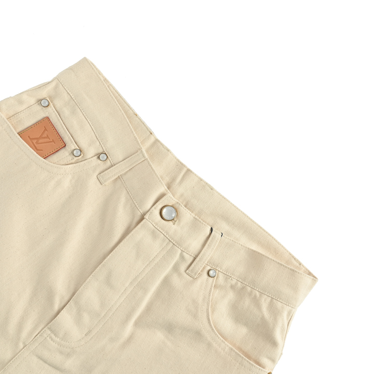 Denim shorts with leather pocket label