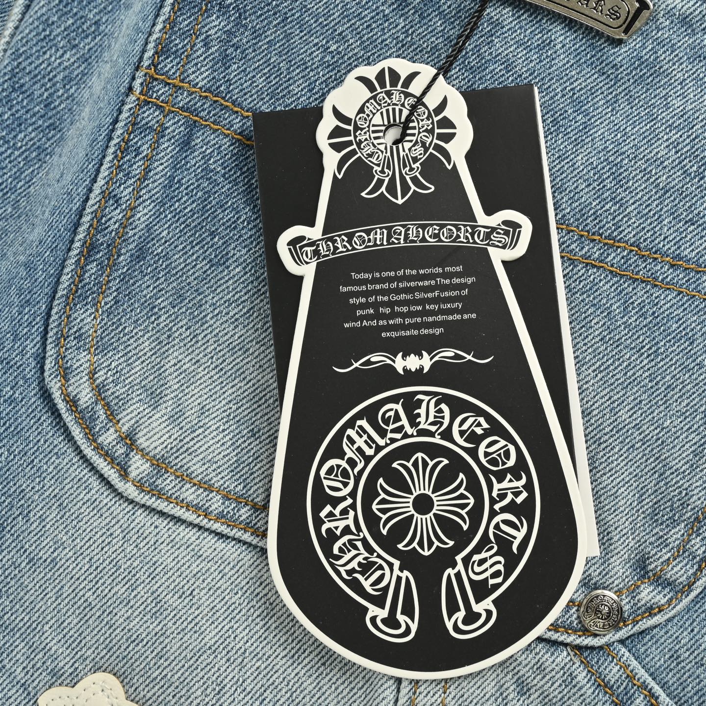 Leather label cross cargo jeans