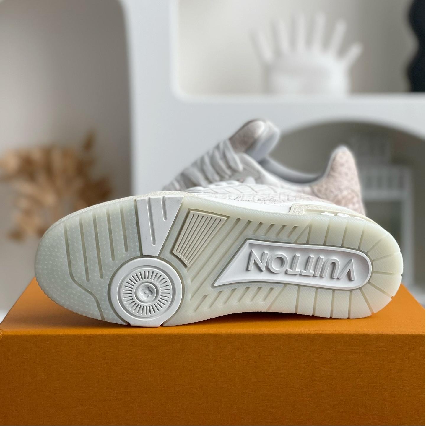 WHITE TRAINER CROCODILE LEATHER