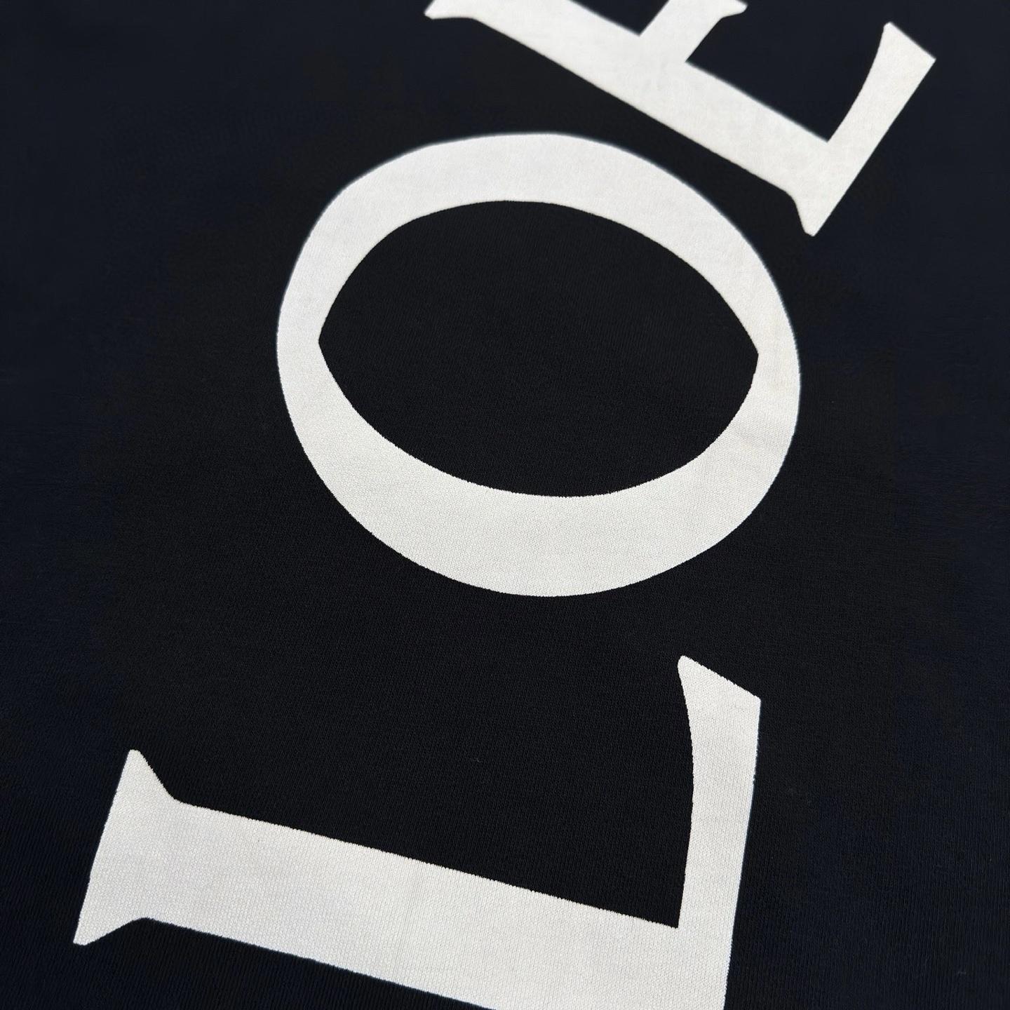 Cross-shoulder letter print hooded sweatshirt