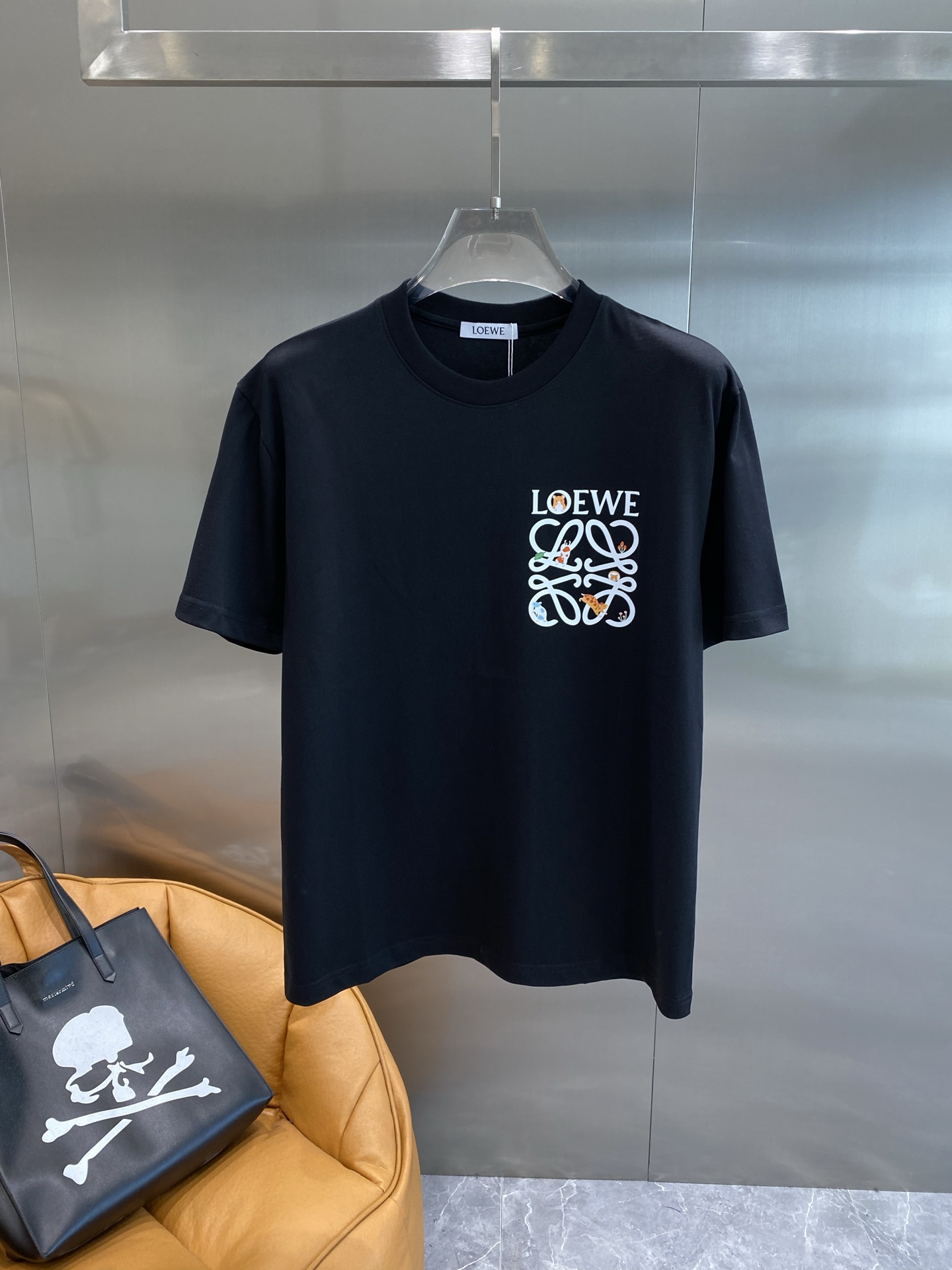 Black and White Classic Style T-Shirt