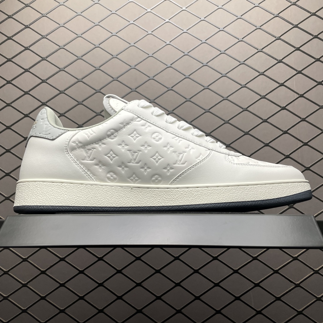 Low-top casual sneakers with TPU outsole