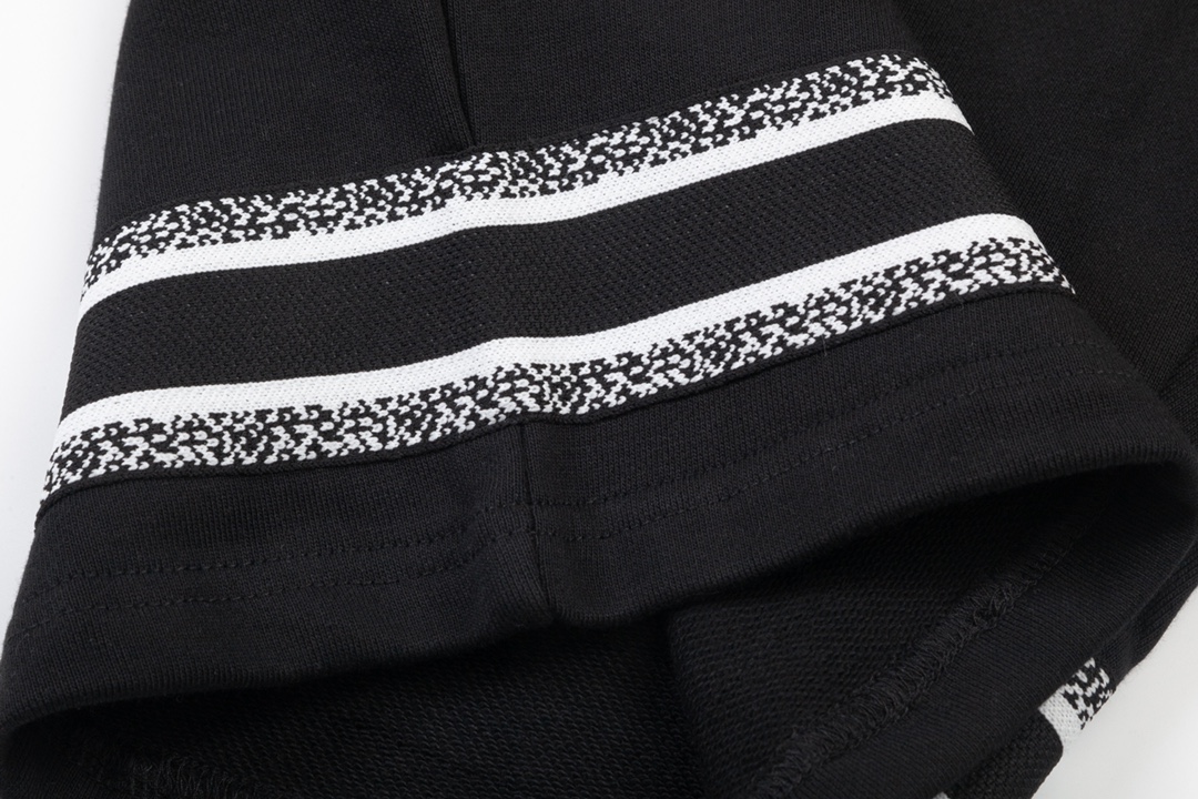 Double G Embroidery Side Stripe Shorts