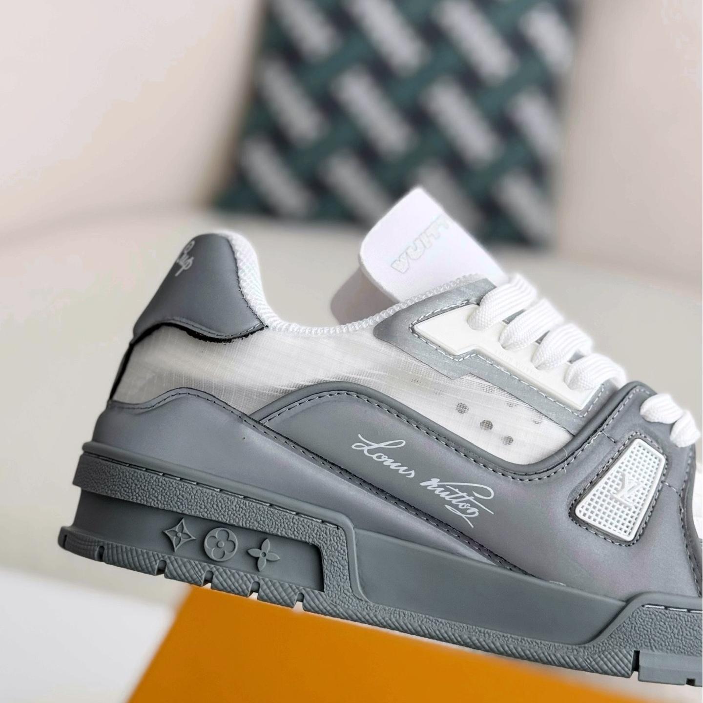 Glow-in-the-dark trainer cup sneakers