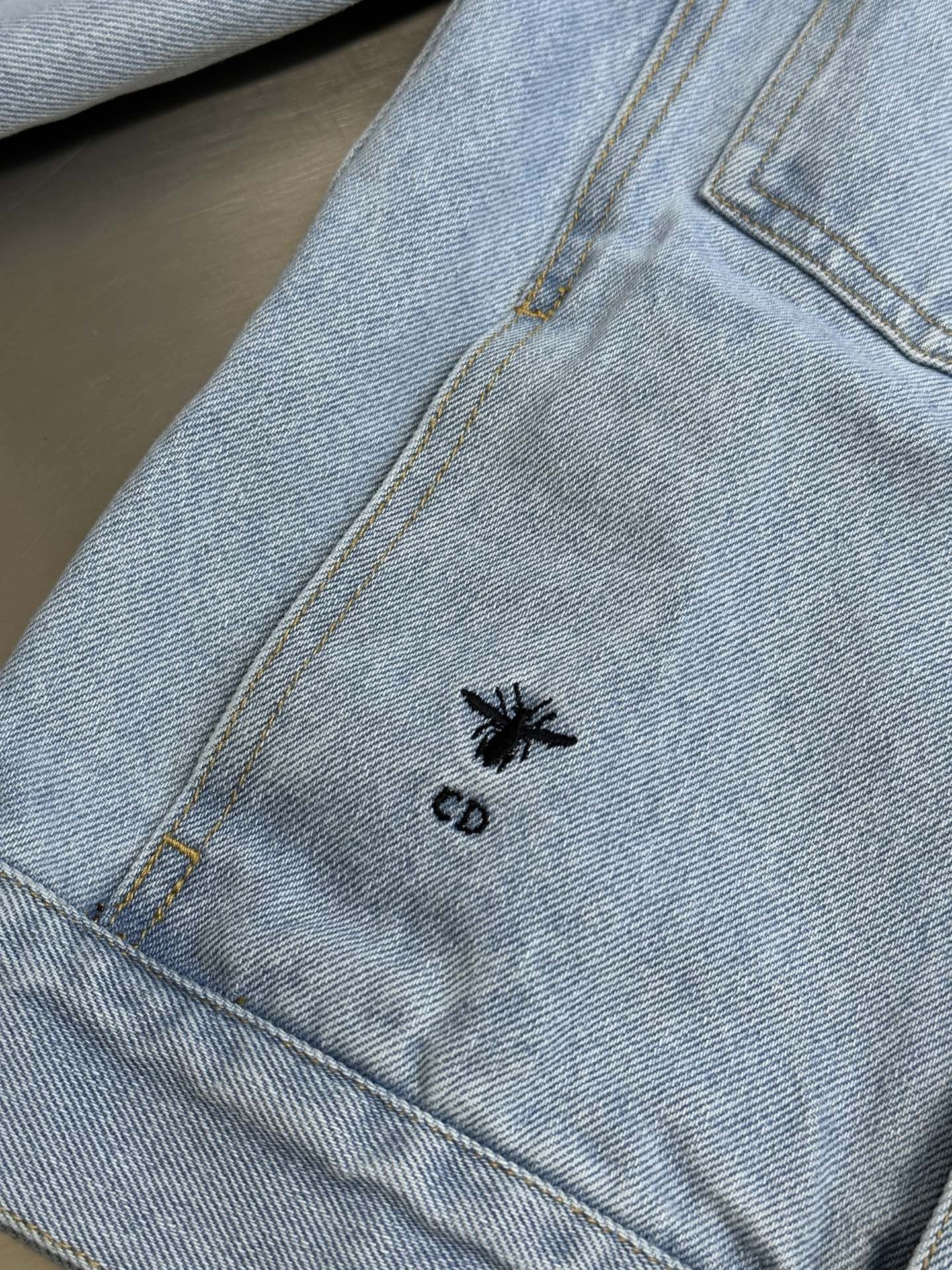 Turn-down collar denim jacket