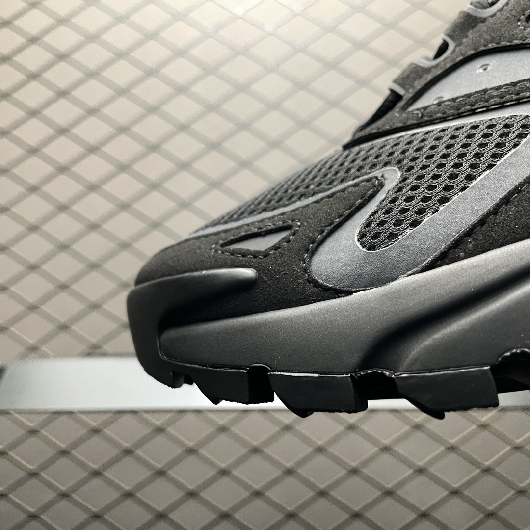 Trendy Retro Sneakers