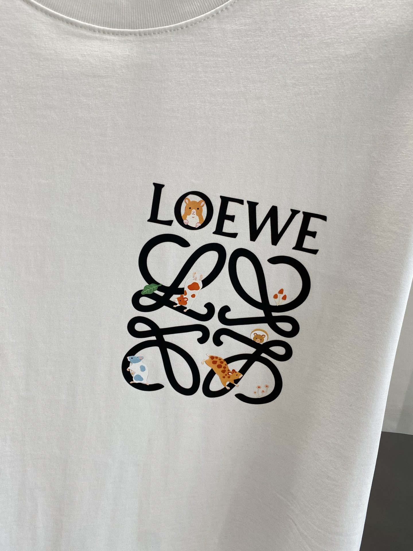 Black and White Classic Style T-Shirt