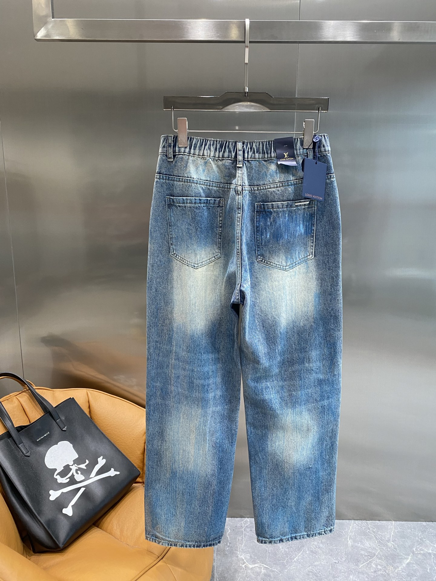 Street-style jeans