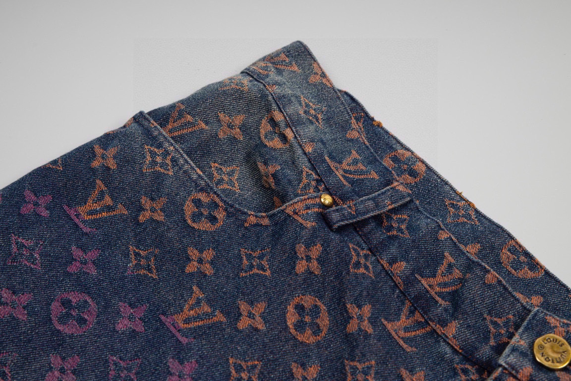 Three-tone gradient denim shorts