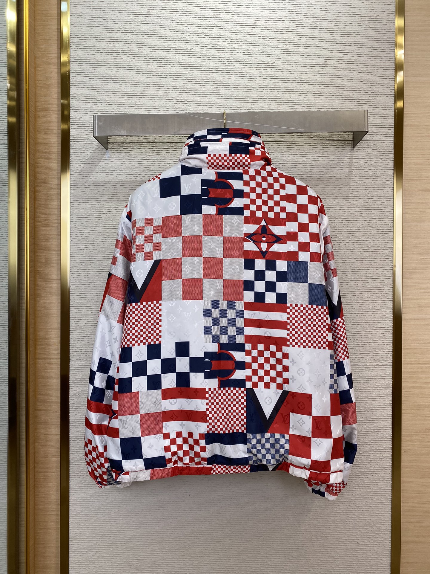 Reversible long sleeve jacket