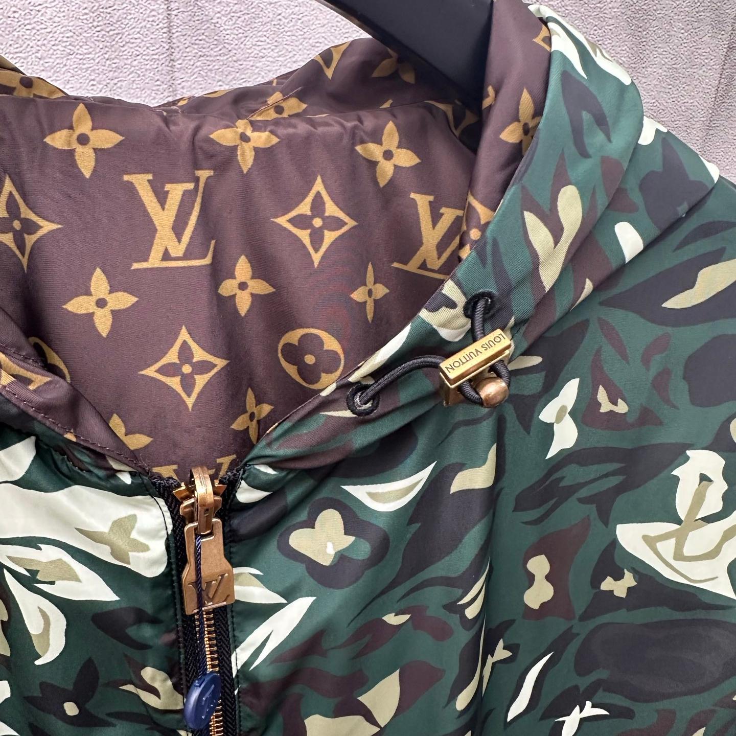 reversible hooded zip-up jacket