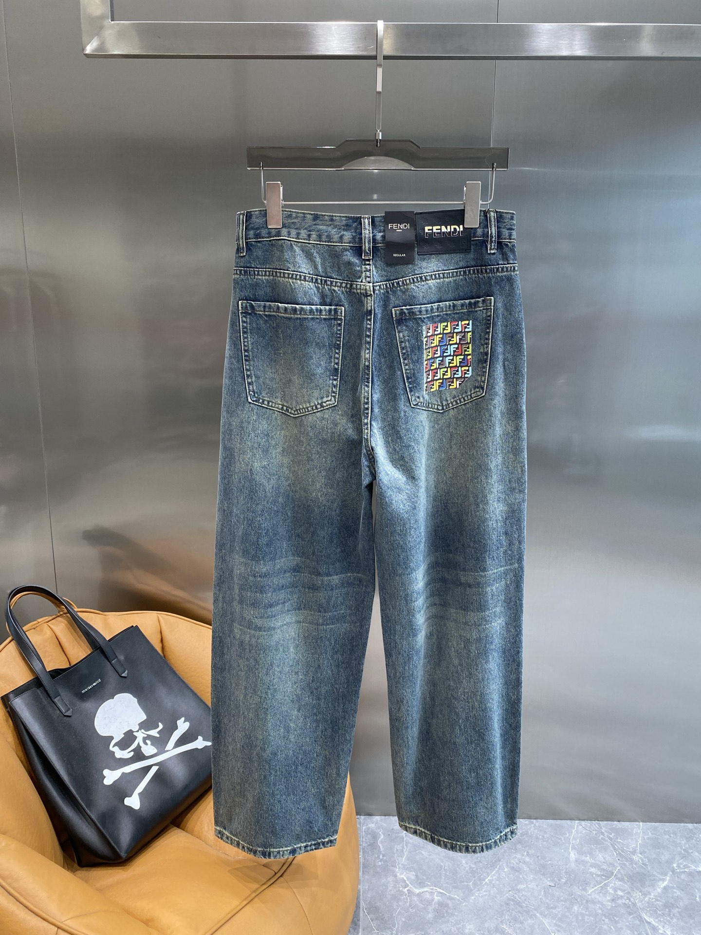 Color-Splashed Pocket Denim Jeans