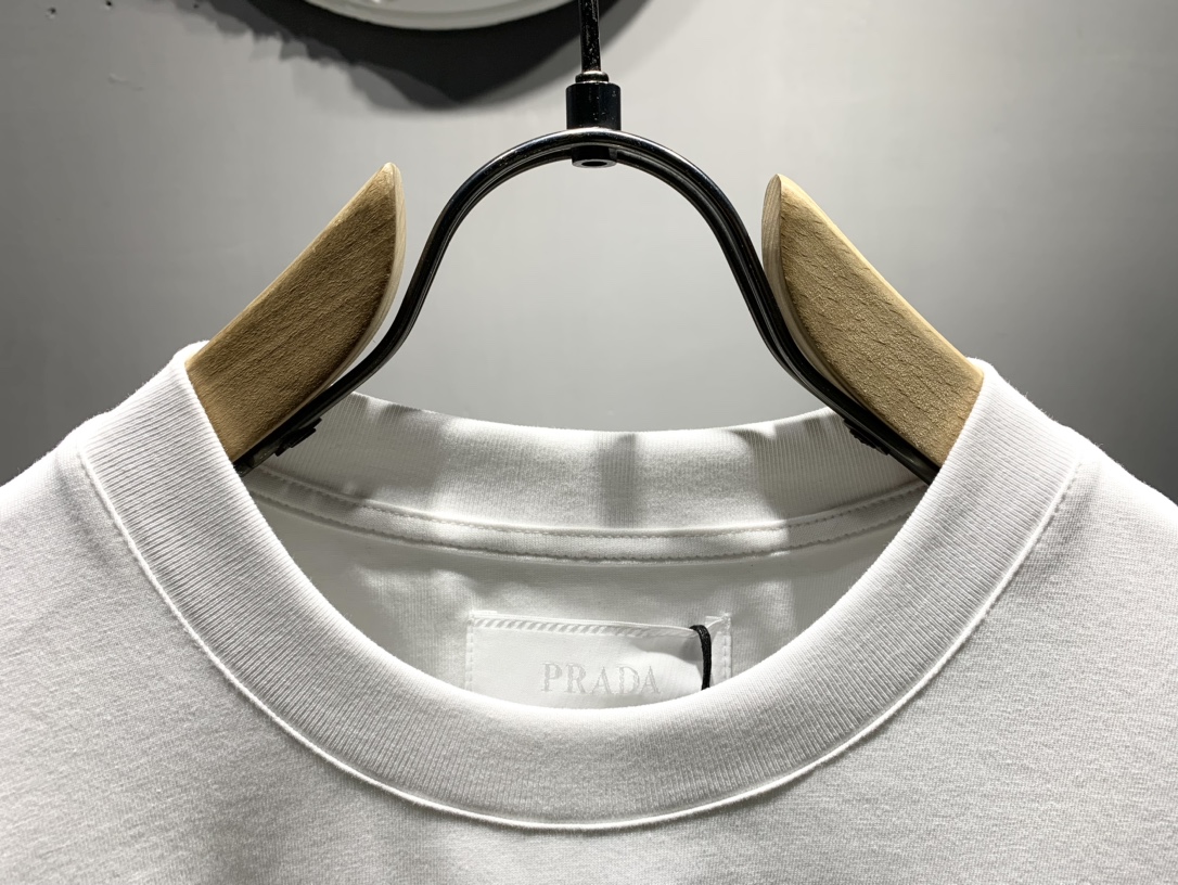 Black And White Knitted T-shirt