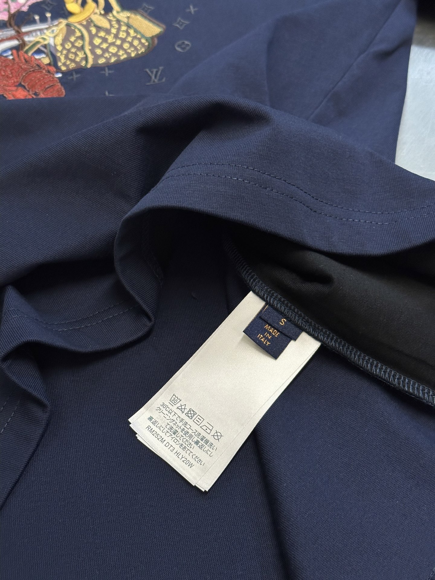 Handmade Appliqué Bag Craft + Scenic Print T-Shirt