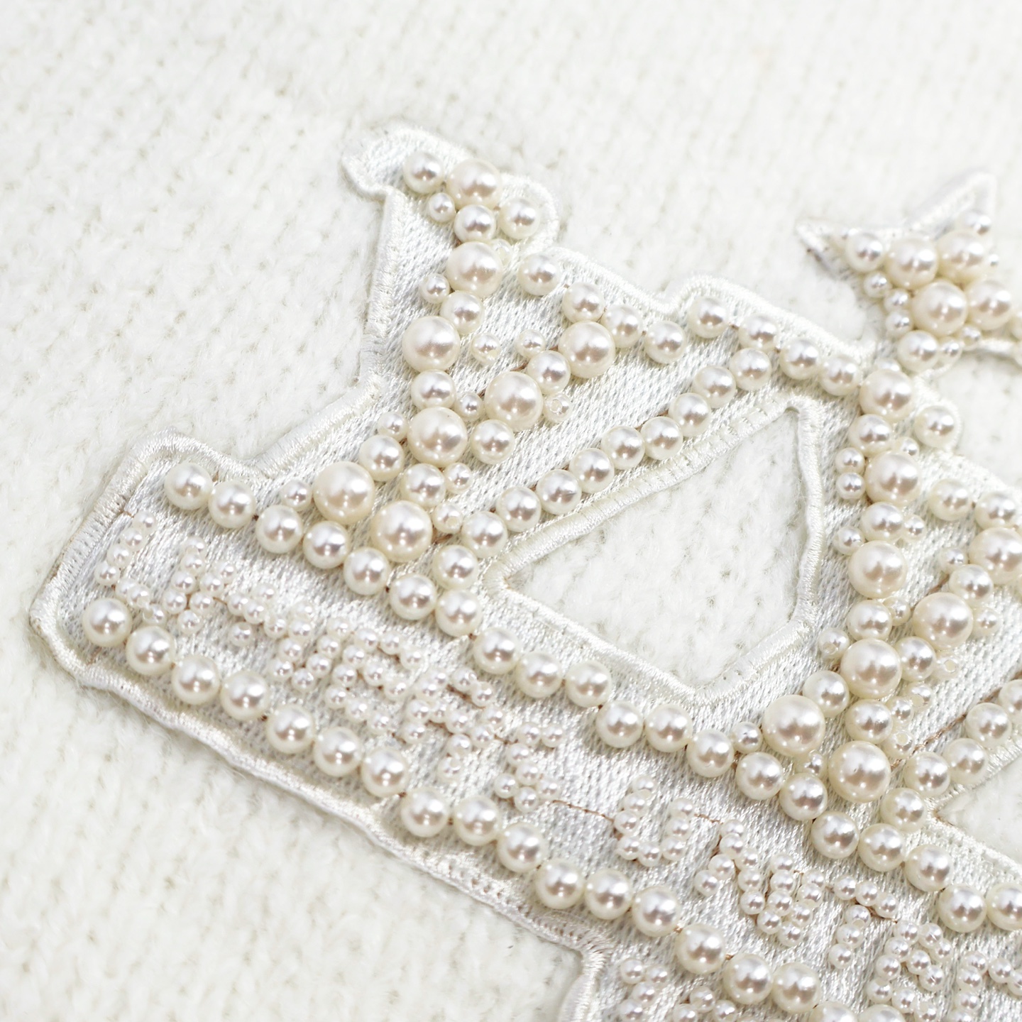 Embroidered pearl logo knitted sweater