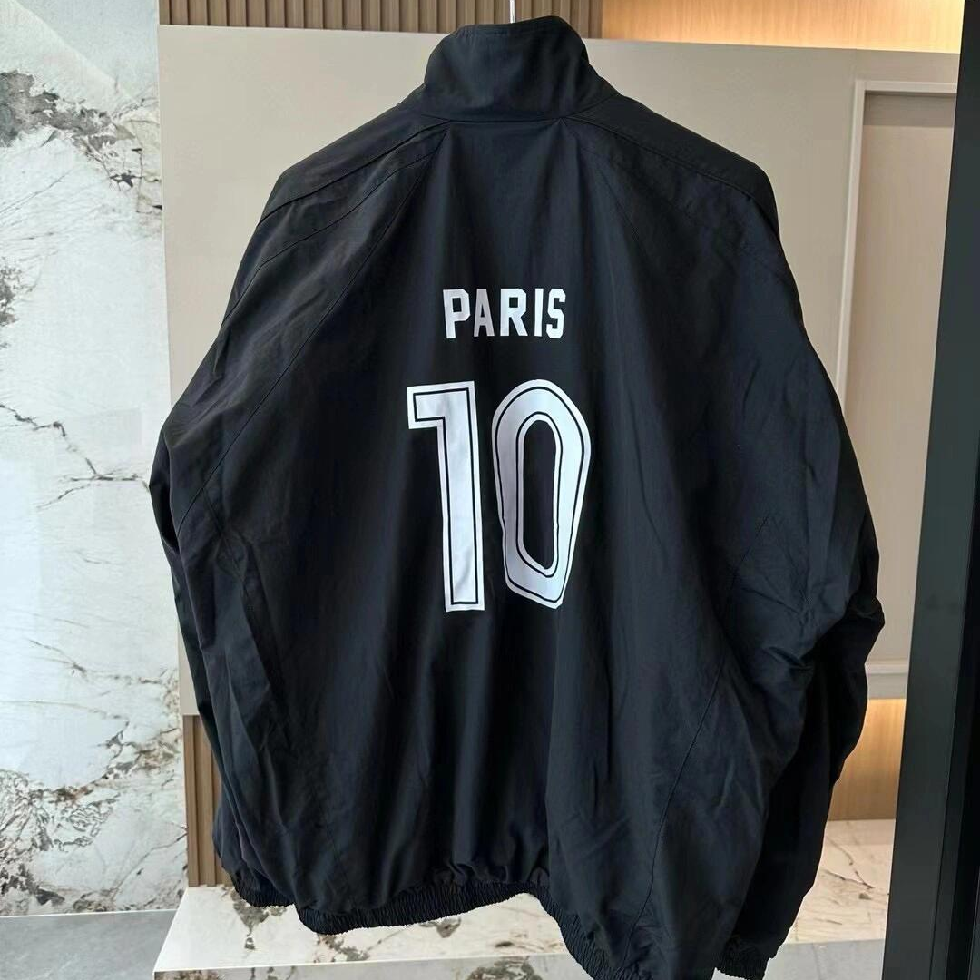 Balenciaga 76 Manchester United embroidered patch