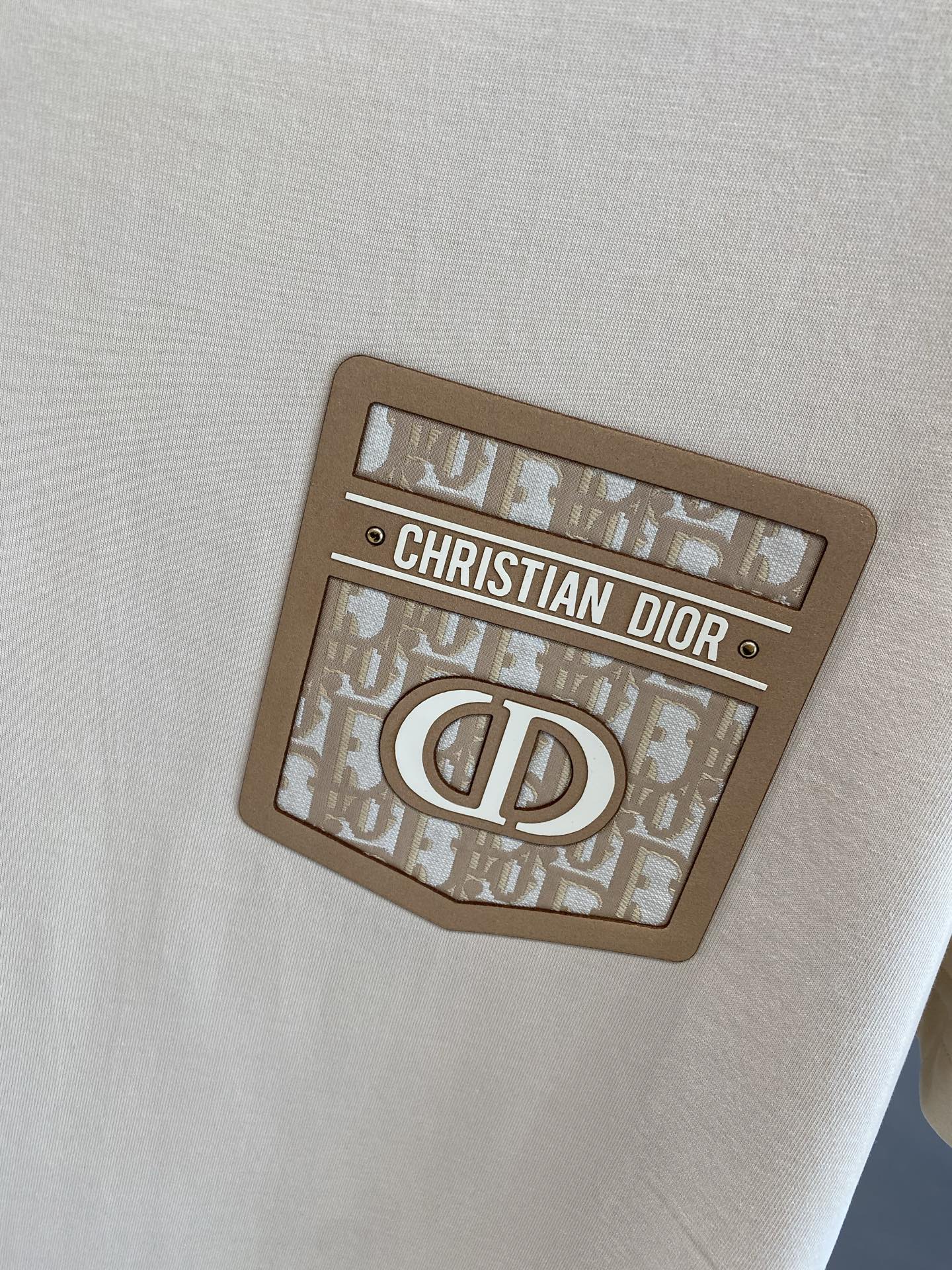 Black and white interwoven modern-style T-shirt