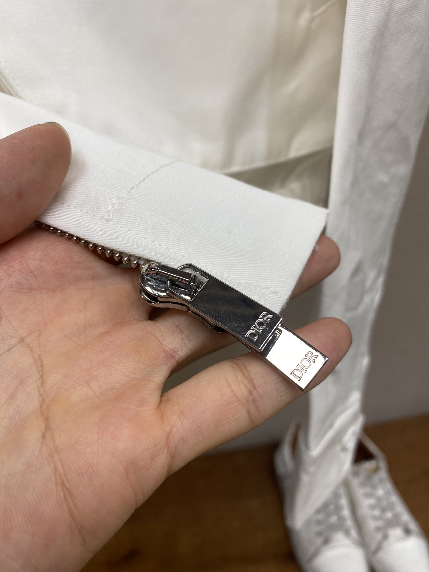 Embroidered single layer jacket