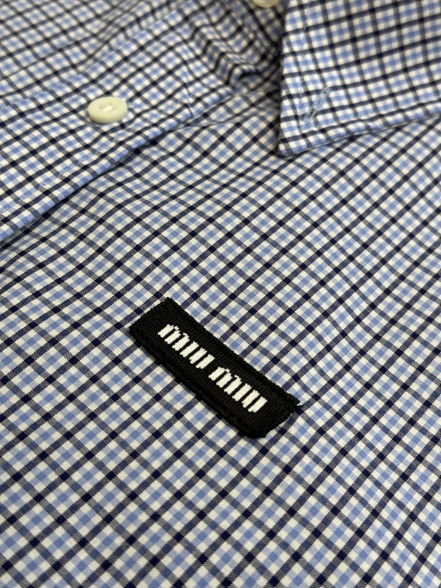 Long-sleeve plaid shirt