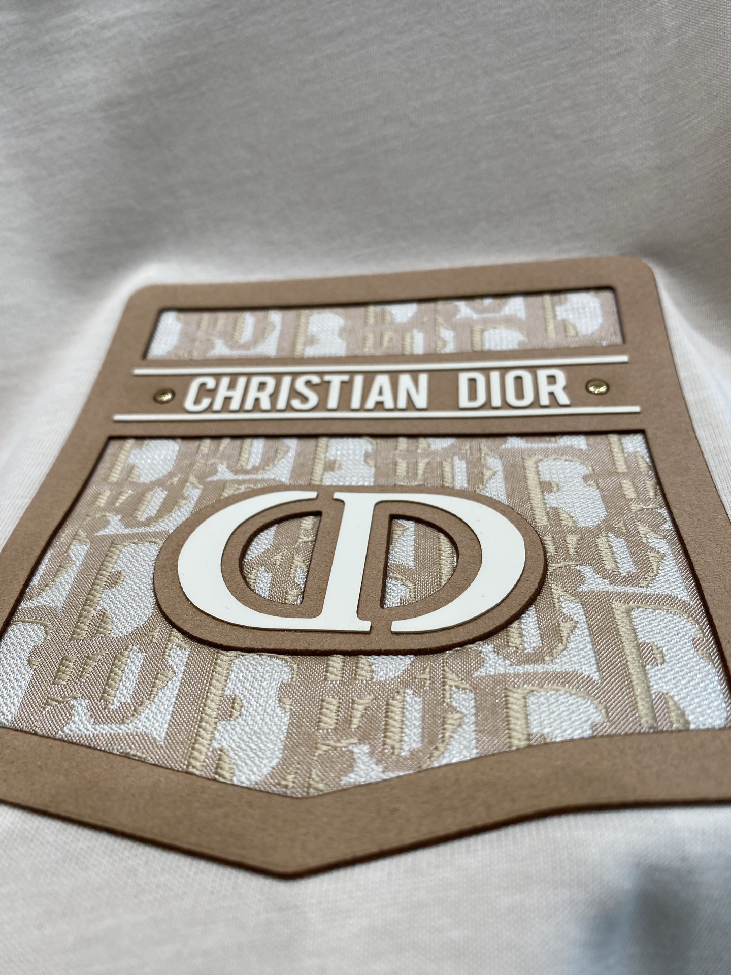 Black and white interwoven modern-style T-shirt