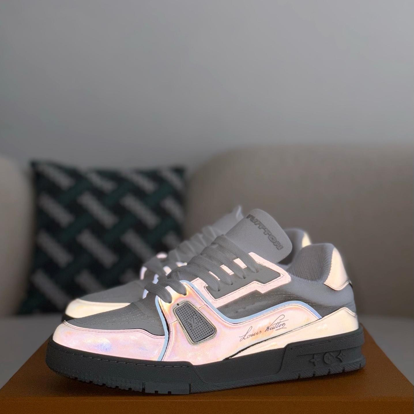 Glow-in-the-dark trainer cup sneakers