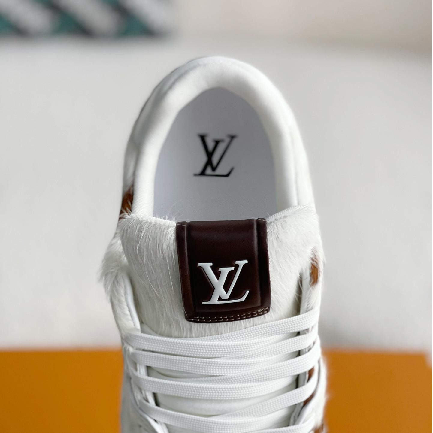 Short Hair Trainer Sneakers