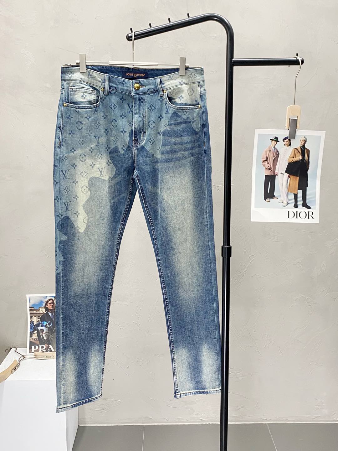 Breathable and comfortable jeans