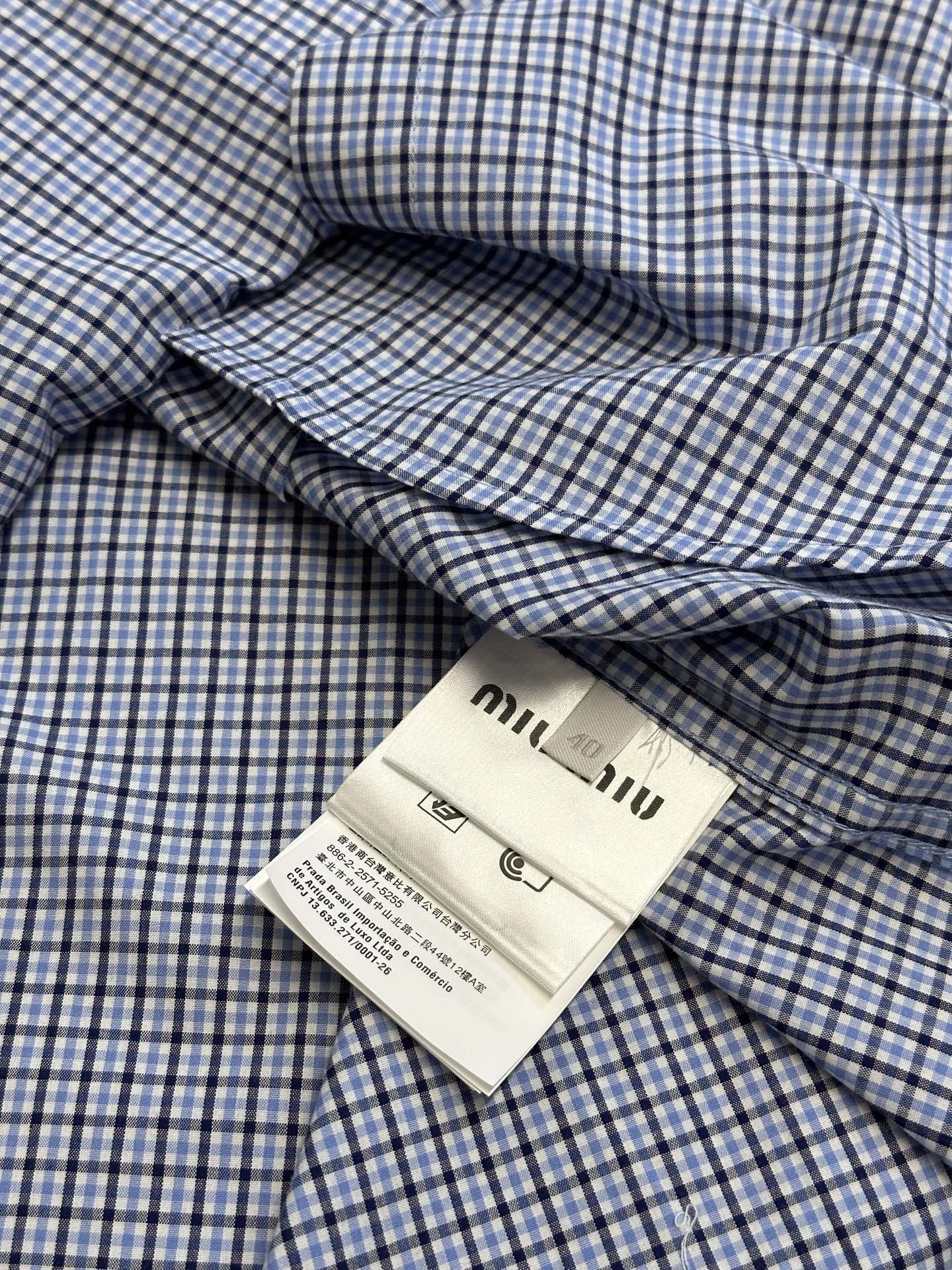 Long-sleeve plaid shirt