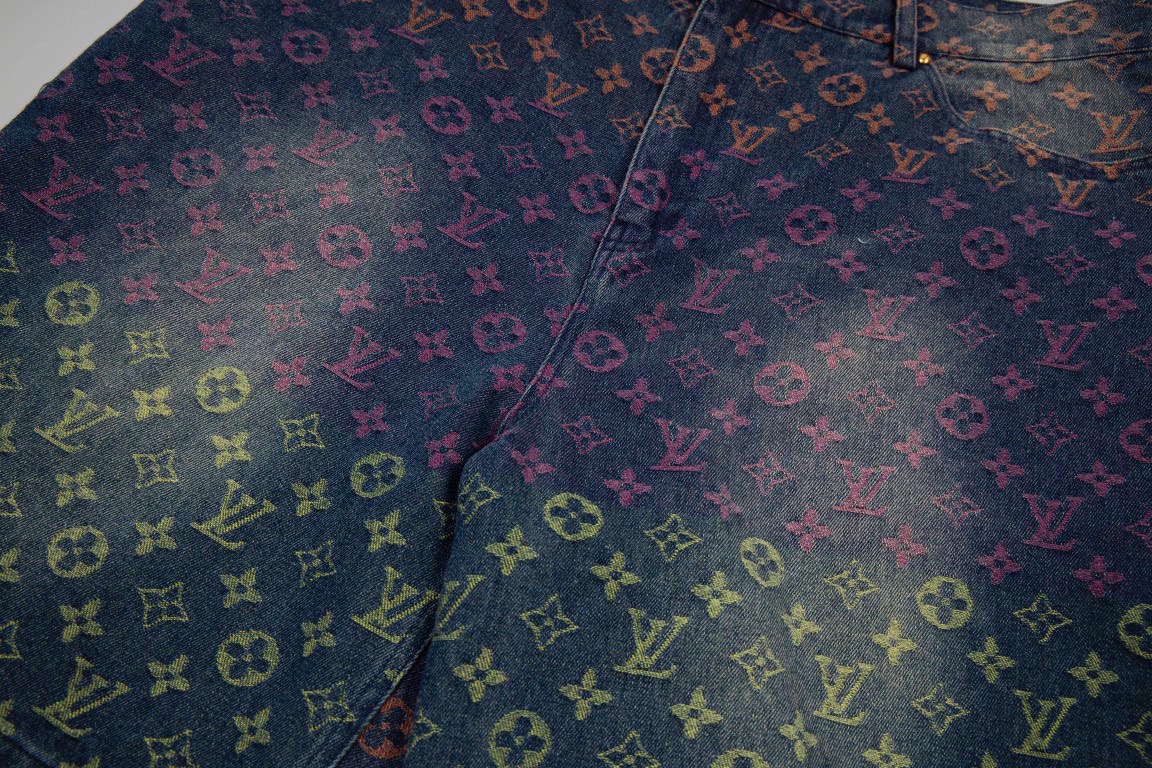 Three-tone gradient denim shorts