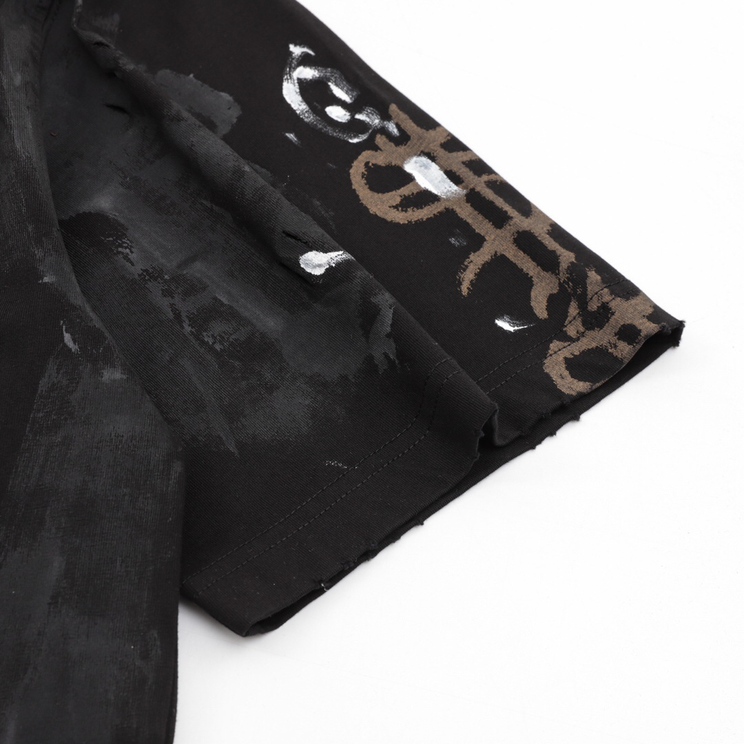 Eiffel Tower T-shirt with moonlight reflection