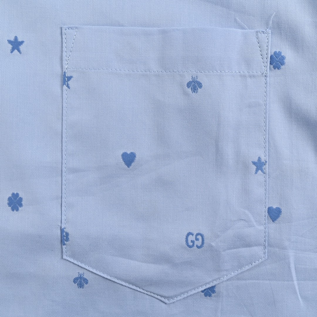 Short-sleeved shirt with jacquard small logo
