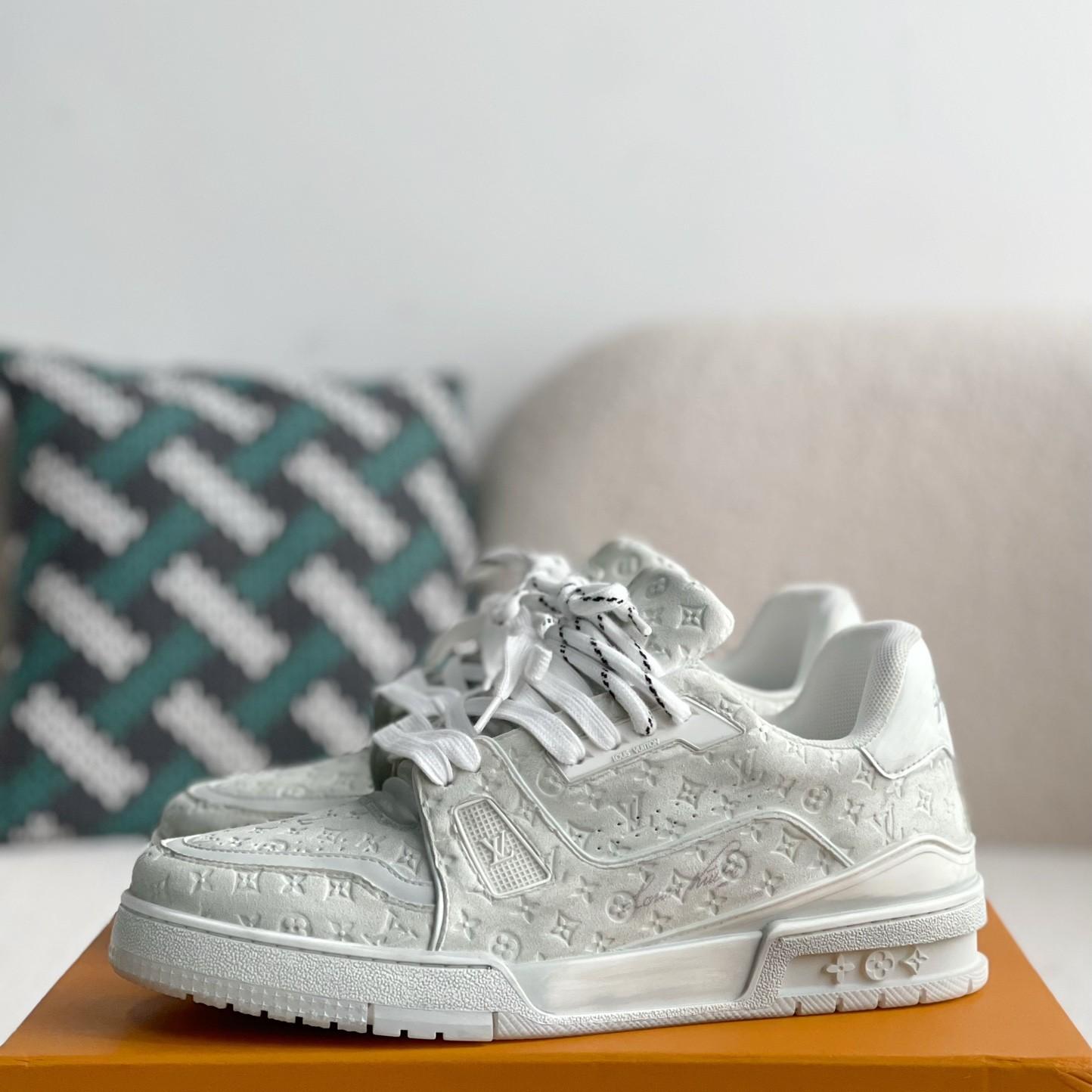 Trainer White Monochrome