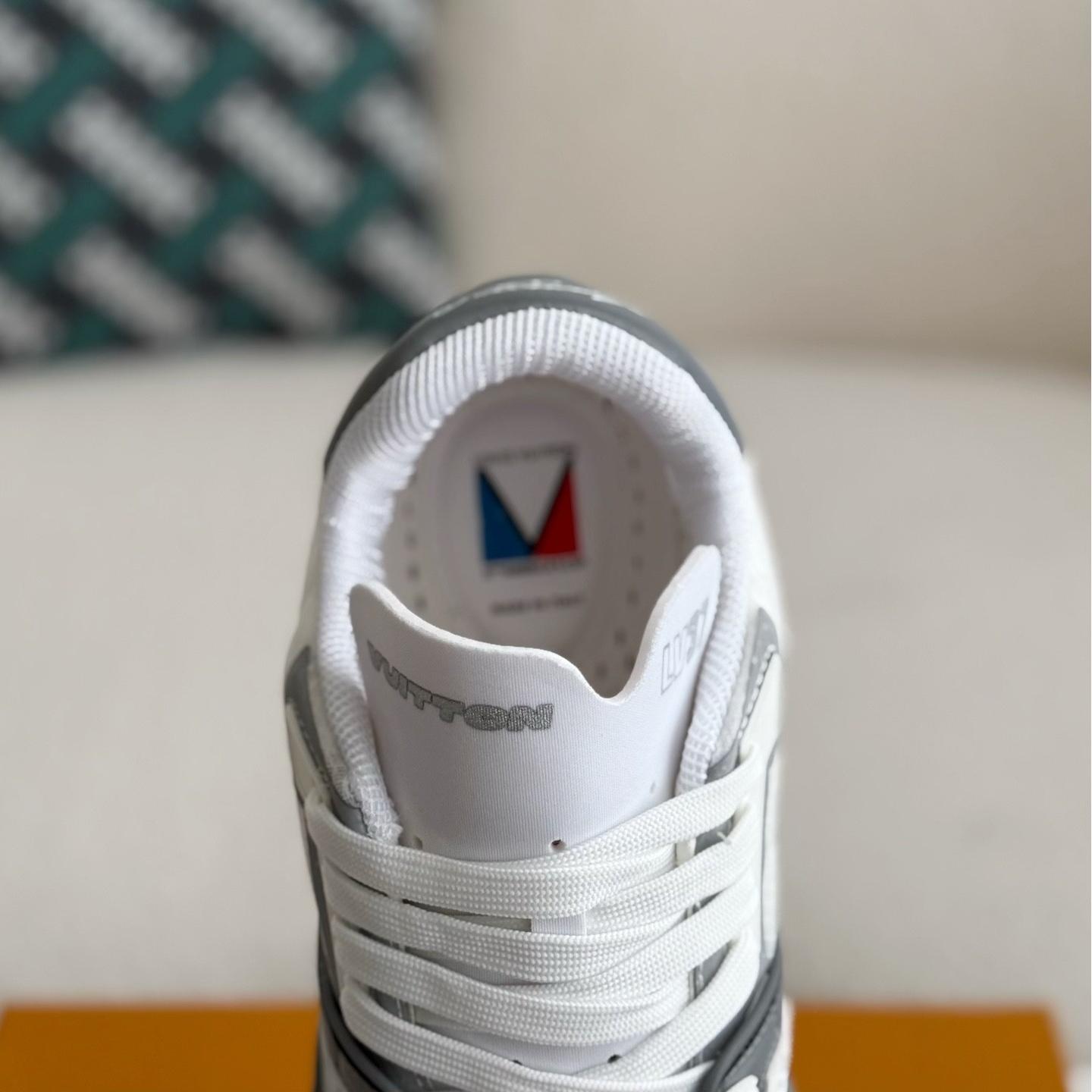 Glow-in-the-dark trainer cup sneakers