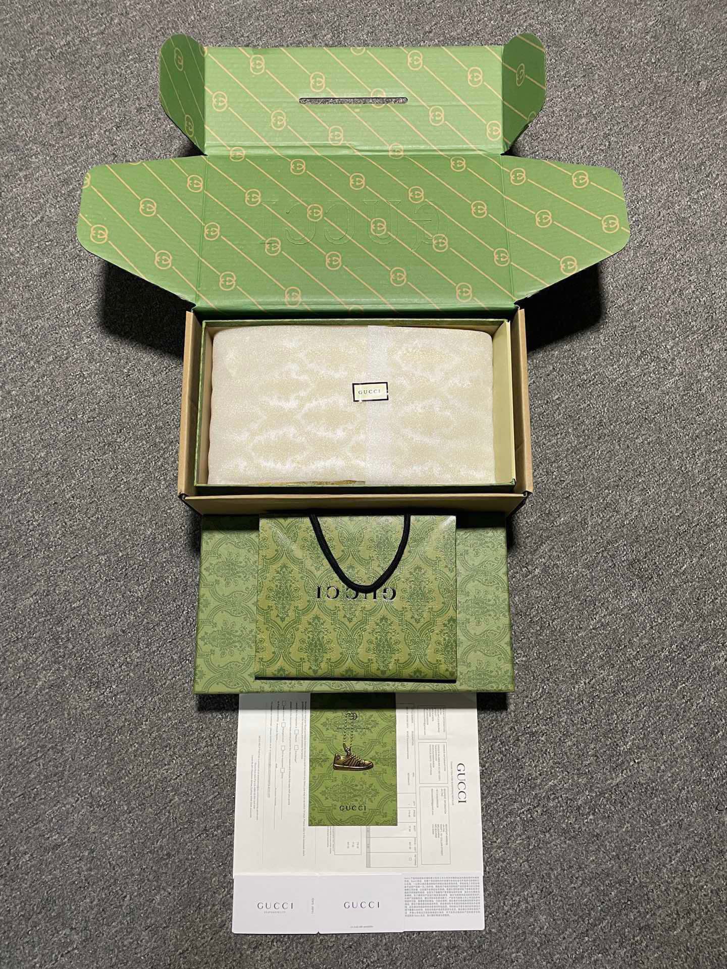 Screener Thick-soled Dirty Sneakers