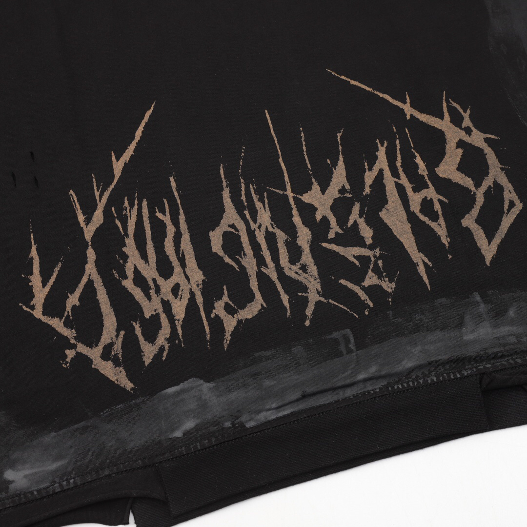 Eiffel Tower T-shirt with moonlight reflection