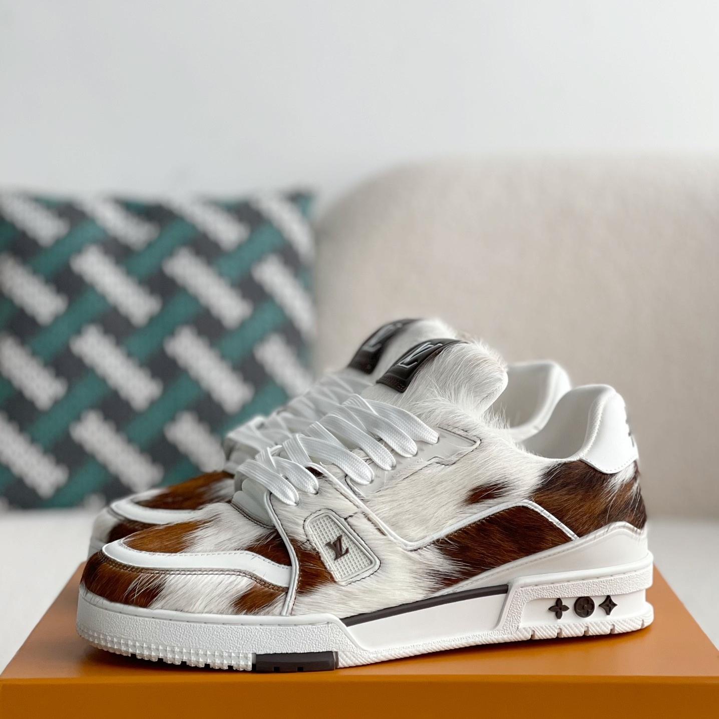 Short Hair Trainer Sneakers