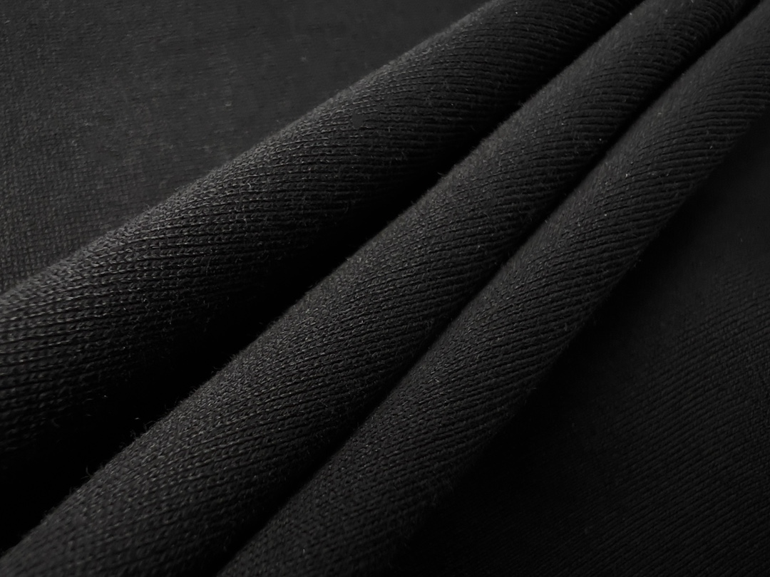 Round neck short-sleeved T-shirt